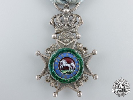 Royal Guelphic Order, IV Class Cross (EAR version) Obverse