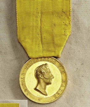 Civil Merit Medal in Gold, Small, Type IV (1832-) Obverse