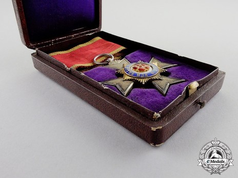Princely House Order of Schaumburg-Lippe, IV Class Cross Case of Issue Interior