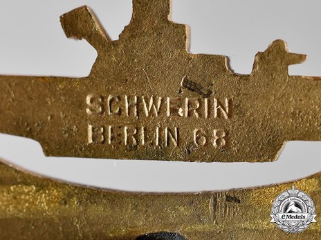 Submarine War Badge, by C. Schwerin Detail