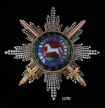 Royal Guelphic Order, Grand Cross Breast Star with Swords Obverse
