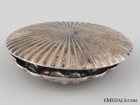 Wound Badge, in Silver (clamshell screwback) Reverse