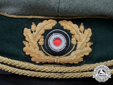 German Army General's Post-1943 Visor Cap (with cloth insignia) Wreath & Cockade Detail
