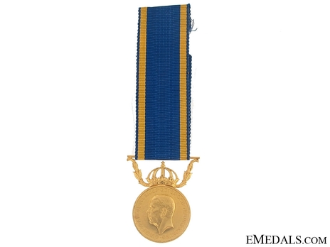 6th Size Gold Medal Obverse
