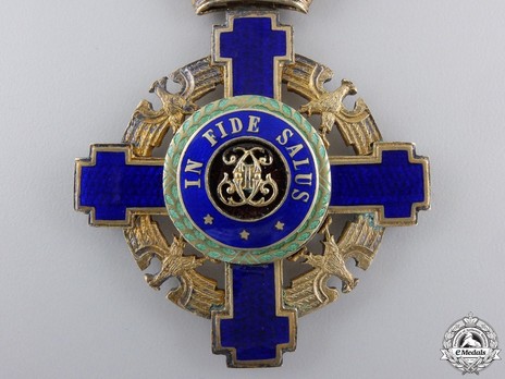Grand Officer (Civil Division, 1877-1932) ObverseThe Order of the Star of Romania, Type II, Civil Division, Grand Officer's Cross Obverse