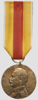 Civil Merit Medal in Gold, Small, Type VII (1914-1916) Obverse