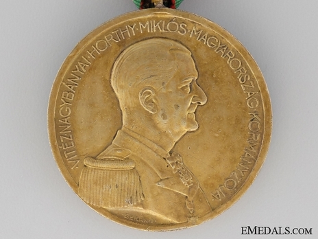Bravery Medal, Gold Medal Obverse