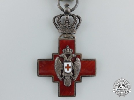 Serbian Red Cross Society Decoration, Type II, in Silver Obverse