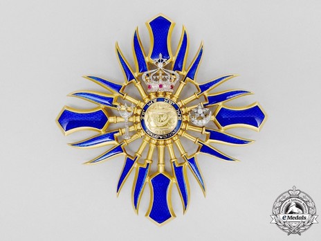 Royal Family Order, Grand Cross Breast Star