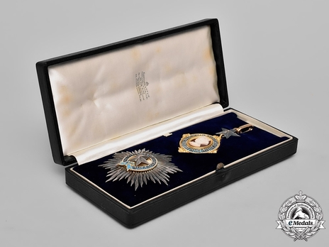 Grand Cross Breast Star Set in Case of Issue