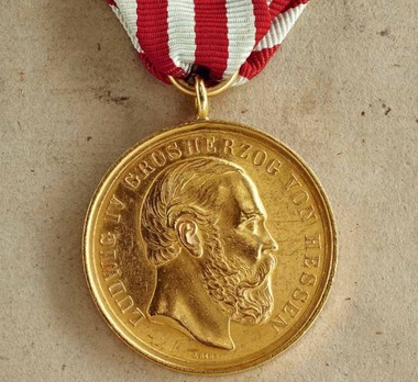 General Honour Decoration for Art, Science, Industry, and Agriculture, Type II, Gold Medal (in gold)