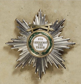 Order of Merit, Type II, Military Division, Grand Cross Breast Star (swords on ring) Obverse