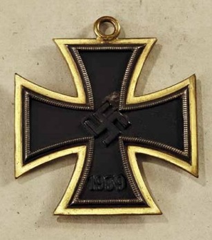 Grand Cross of the Iron Cross (by Juncker, golden frame) Obverse