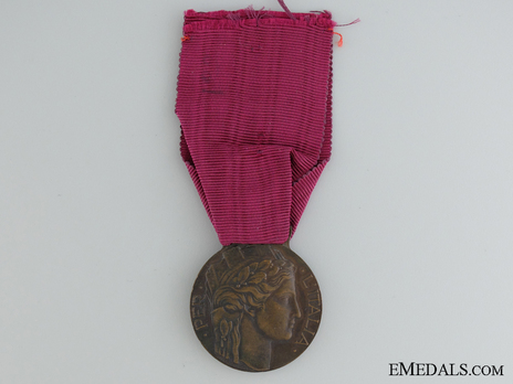 Bronze Medal (for the Italian-Austrian War 1915-1918) Obverse