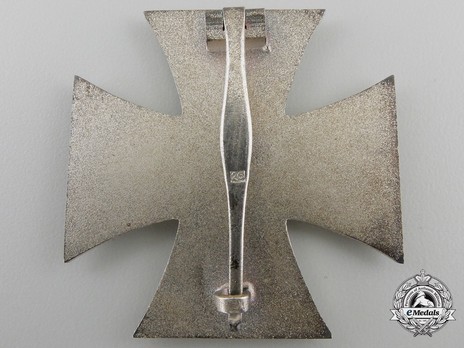 Iron Cross I Class, by B. H. Mayer (26, Type B pin) Reverse