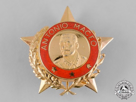 Order of Antonio Maceo, Star Obverse