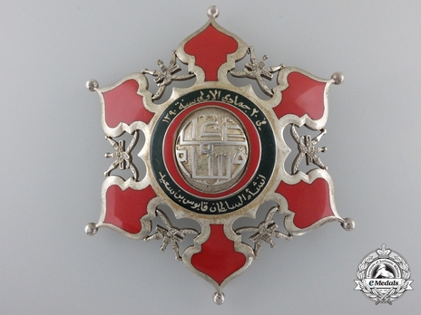 Honourable Order of Oman, Military Division, I Class Grand Cordon Breast Star Obverse