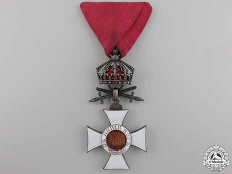 Order of St. Alexander, Type II, V Class Knight (with crown and swords on ring) Obverse