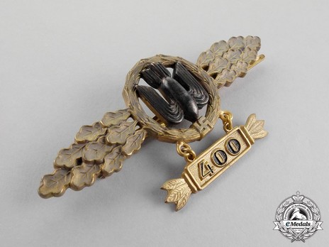 Bomber Clasp, in Gold (with "400" pendant) Obverse