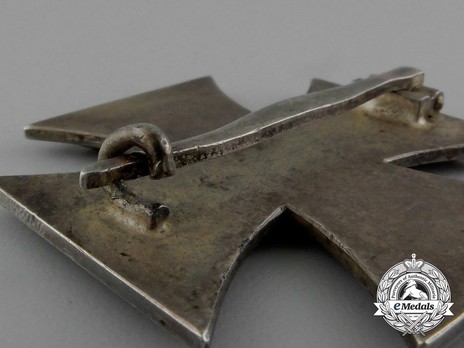 Iron Cross I Class, by Wächtler & Lange (unmarked, magnetic) Detail