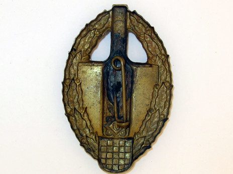 Bronze Gilt Badge Reverse