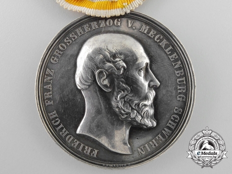 Civil Merit Medal, Type IV, in Silver Obverse