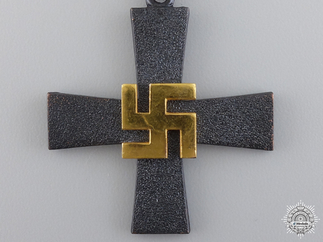 Commemorative Cross for the Air Force (with "LENTOJOUKOT" clasp) Obverse