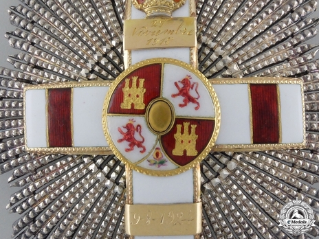 2nd Class Breast Star (white distinction pension) (with Royal Crown) Obverse