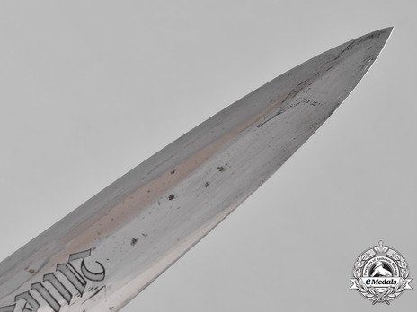 SA Standard Service Dagger by Böntgen & Sabin (maker marked) Blade Tip