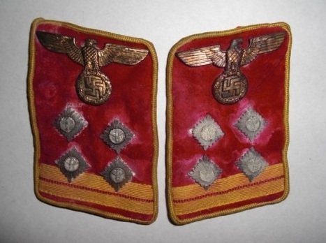 NSDAP Haupt-Gemeinschaftsleiter Type IV Reich Level Collar Tabs Obverse