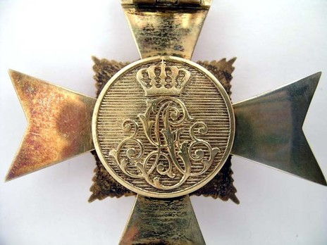 Princely House Order of Schaumburg-Lippe, Officers' Honour Cross (in silver gilt) Reverse