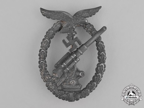 Luftwaffe Flak Badge, by Gebrüder Wegerhoff Obverse