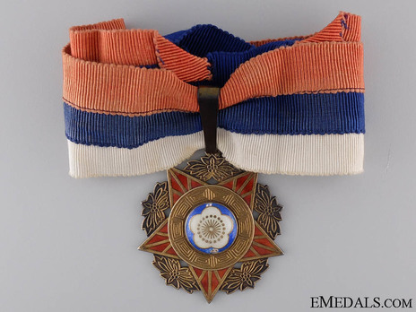 Army, Navy and Air Force Medal, I Class, II Grade Obverse