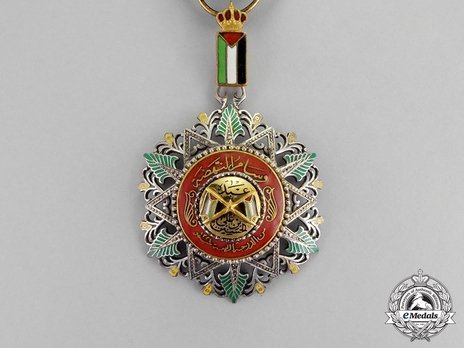 Supreme Order of the Renaissance (Wisam Al Ordani Al Nahda), IV Class Officer Obverse