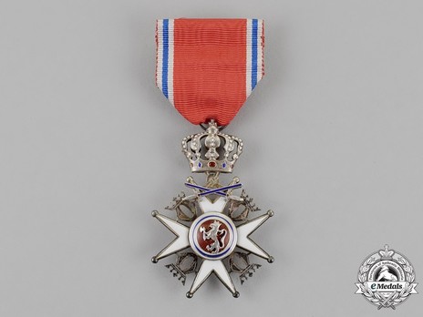 Order of St. Olav, Knight II Class, Military Division Obverse