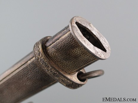 German Army E. & F. Hörster-made Early Version Officer’s Dagger Scabbard Throat Detail