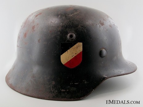 Luftwaffe Steel Helmet M35 Right Side