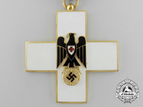 Cross of Honour of the German Red Cross, Type III Obverse