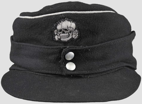 Waffen-SS Officer's Visored Field Cap M43 (Panzer silver piped version) Obverse