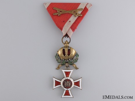 Order of Leopold, Type III, Civil Division, Knight's Cross (with War Decoration and golden Swords) Obverse