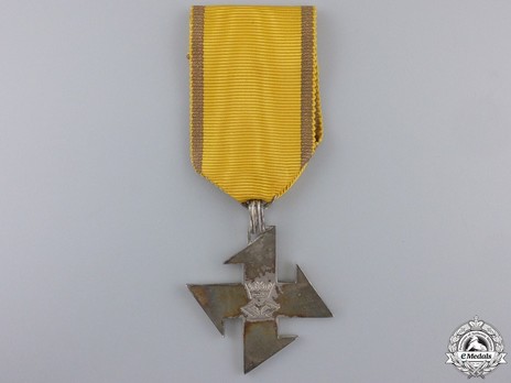 Order of the Queen Marie, II Class Cross Obverse
