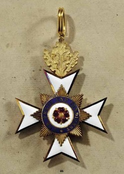 House Order of the Honour Cross, Type II, II Class Cross (with oak leaves, in gold) Obverse