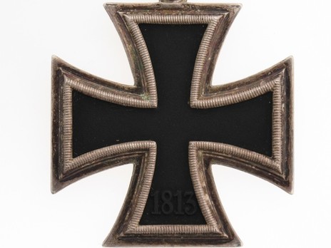 Knight's Cross of the Iron Cross, by C. E. Juncker (upright 2) Reverse