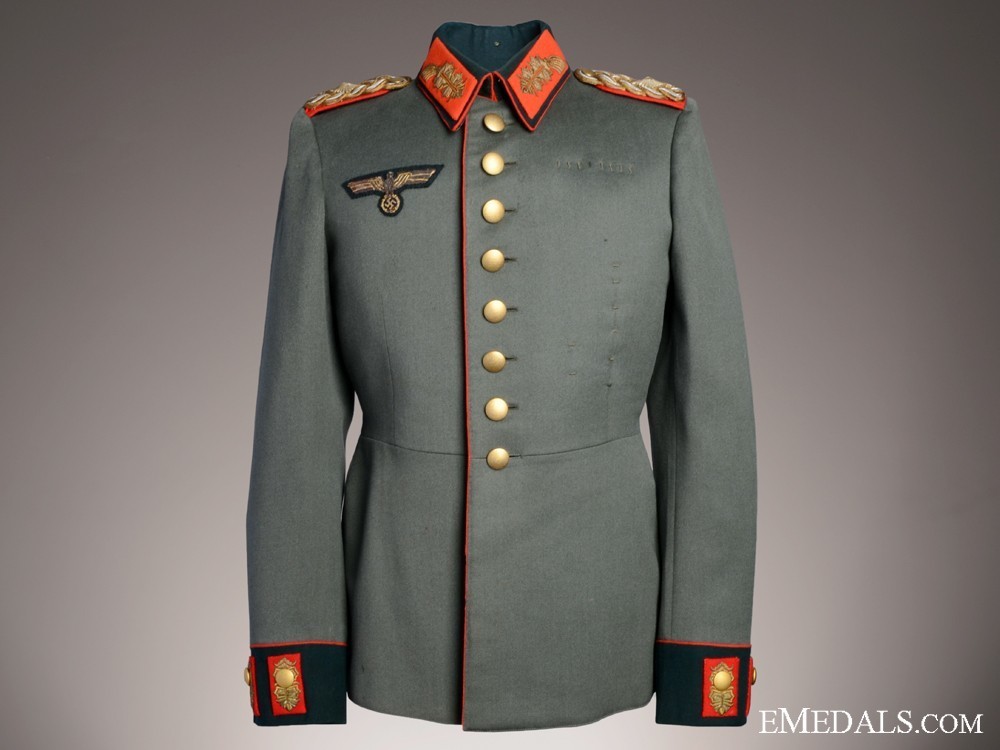 The uniform of w 532b4ea99e69a