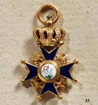 Order of Saint George, Knight's Cross Miniature Obverse