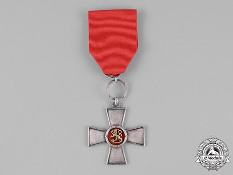 Order of the Lion of Finland, Civil Division, Cross of Merit Obverse