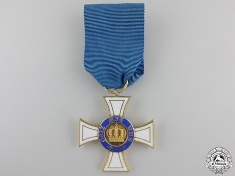 Order of the Crown, Civil Division, Type II, III Class Cross (in gold) Obverse
