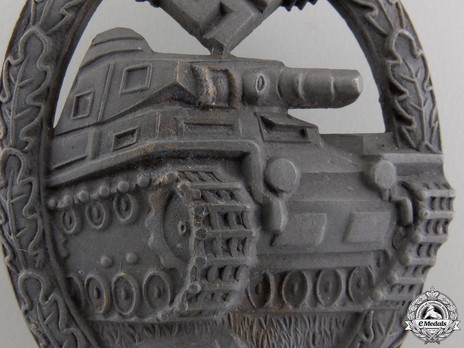 Panzer Assault Badge, in Bronze, by K. Wurster (in zinc) Detail