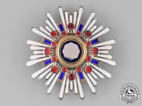 Order of the Sacred Treasure, I Class Breast Star Obverse