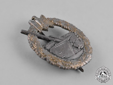Coastal Artillery War Badge, by C. Schwerin (in zinc) Obverse